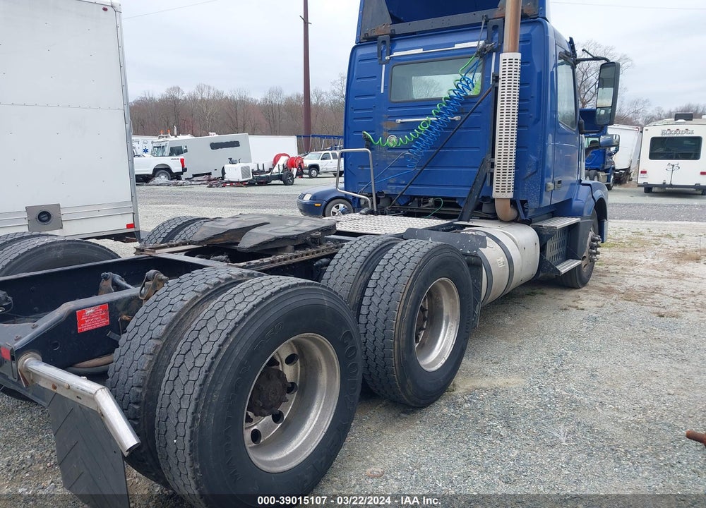 2015 VOLVO VN VNL VIN: 4V4NC9EH5FN913465