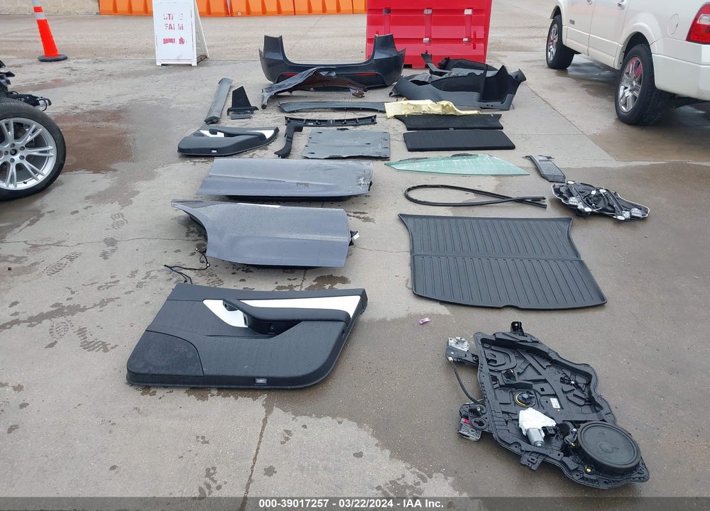 2021 TESLA MODEL Y VIN: 5YJYGDEFXMF081437
