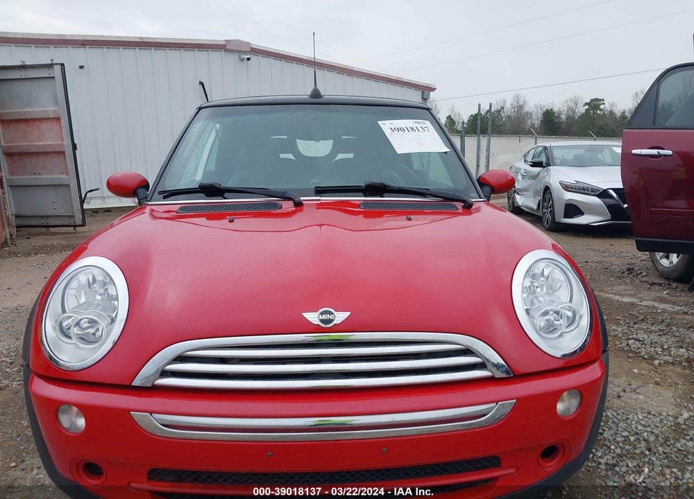 2008 MINI COOPER VIN: WMWRF33588TG18725