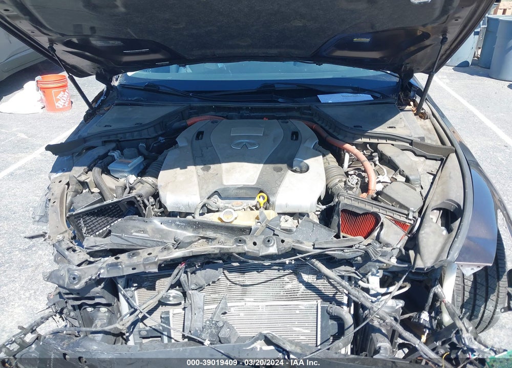 2016 INFINITI Q50 HYBRID VIN: JN1AV7AP8GM490137