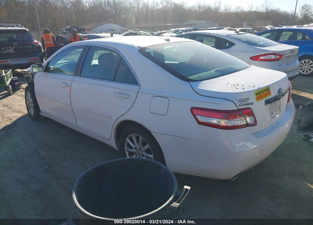2011 TOYOTA CAMRY XLE V6 VIN: 4T1BK3EK2BU626882