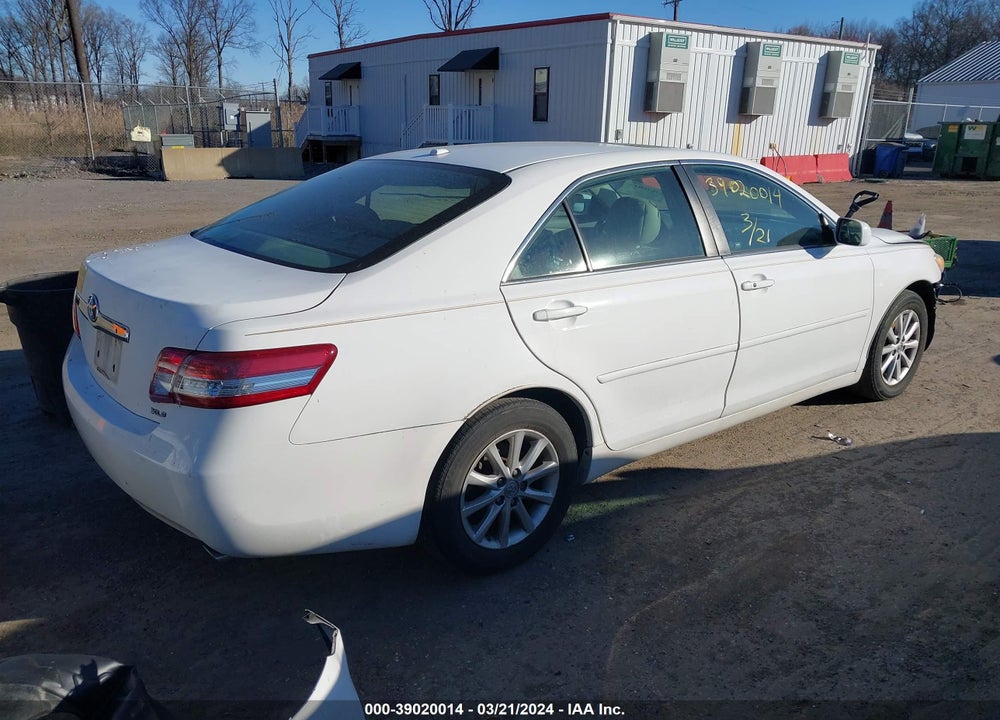 2011 TOYOTA CAMRY XLE V6 VIN: 4T1BK3EK2BU626882