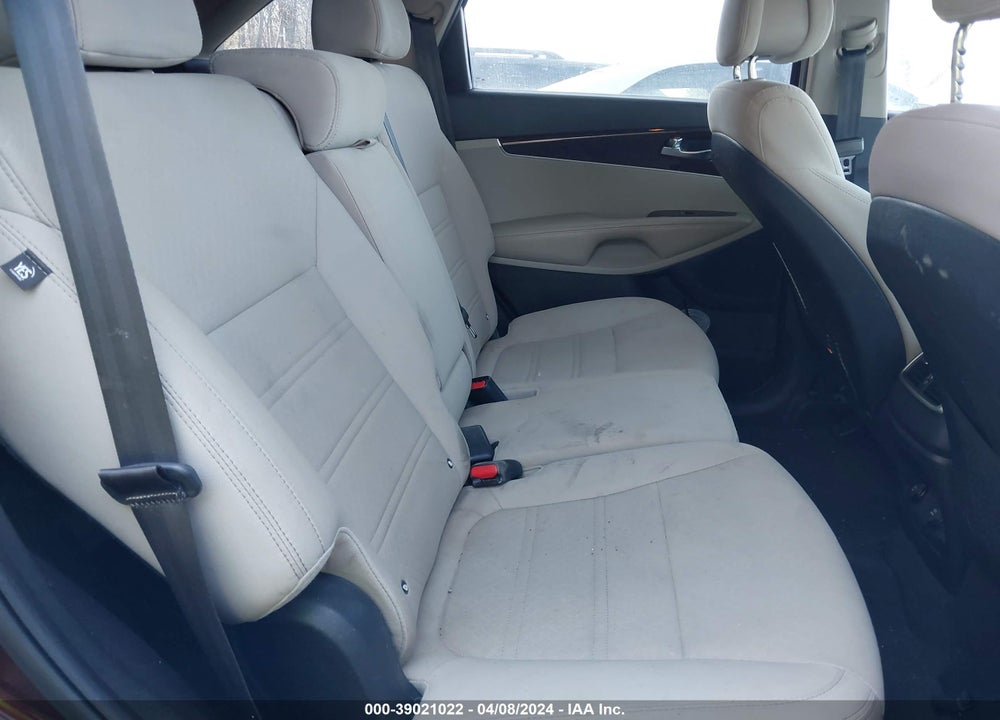 2016 KIA SORENTO VIN: 5XYPGDA50GG171900