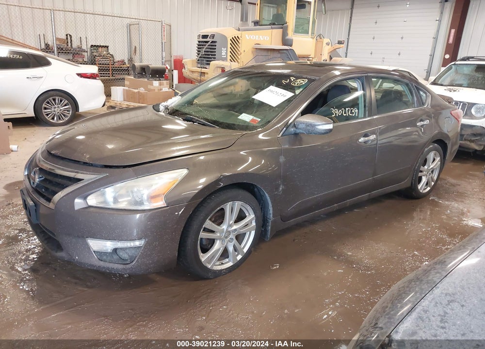 2013 NISSAN ALTIMA VIN: 1N4BL3AP1DN532563