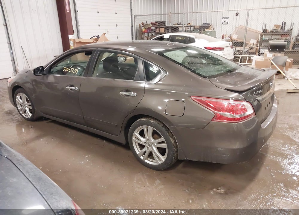 2013 NISSAN ALTIMA VIN: 1N4BL3AP1DN532563