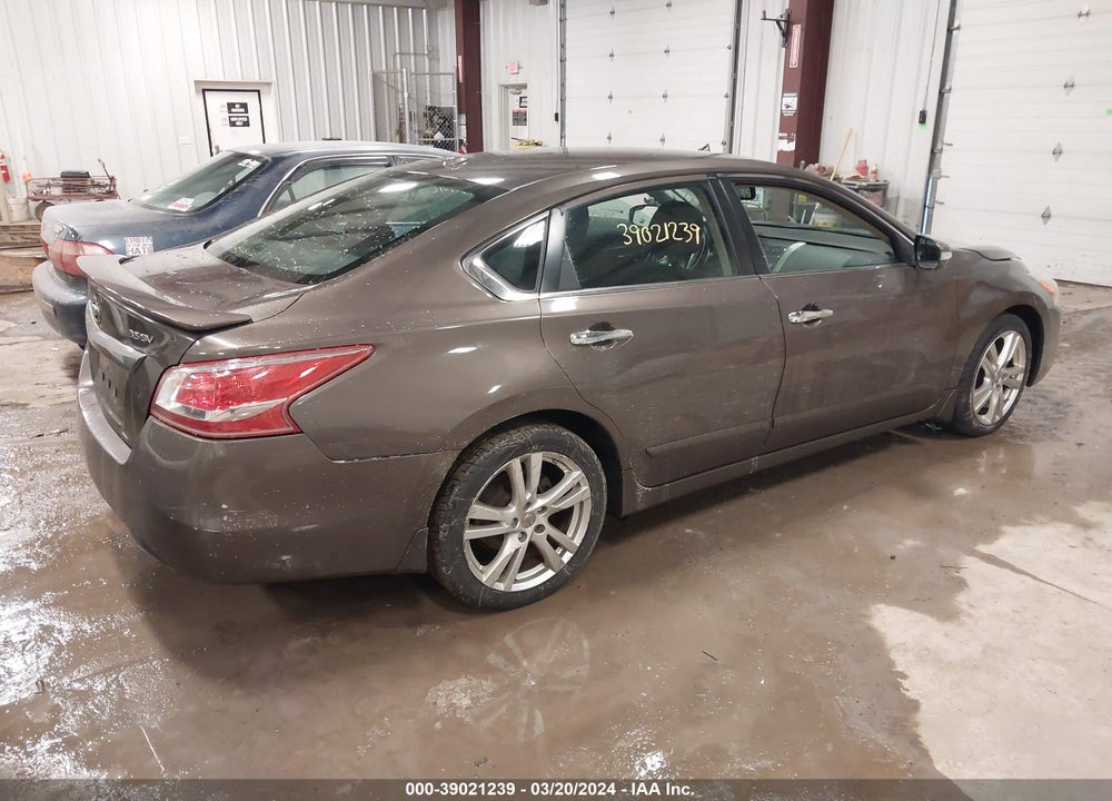2013 NISSAN ALTIMA VIN: 1N4BL3AP1DN532563