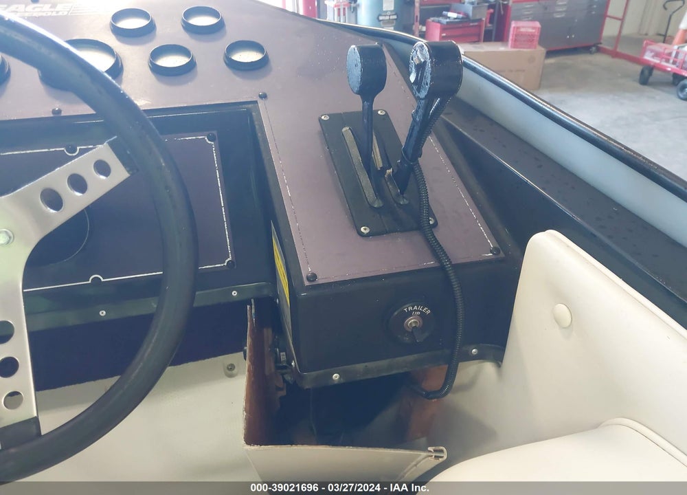 1990 EAGLE 265 RUNABOUT BOAT AND TRAILER VIN: BXJ08373C090