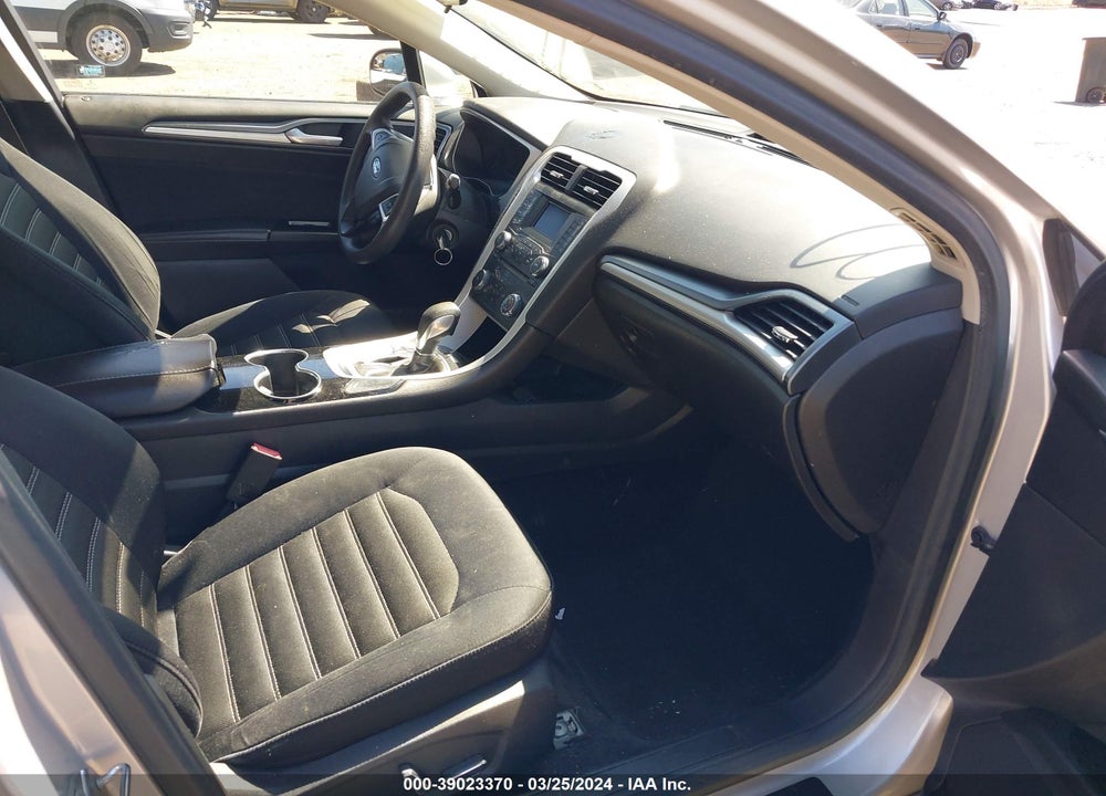2015 FORD FUSION SE VIN: 3FA6P0H77FR228275