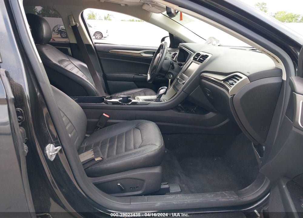 2014 FORD FUSION SE VIN: 3FA6P0HD2ER176090