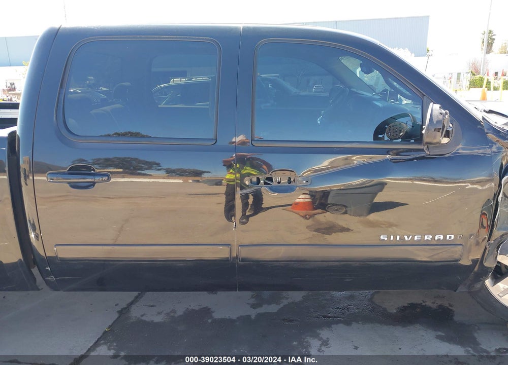 2008 CHEVROLET SILVERADO 1500 LT1 VIN: 2GCEC130281215975