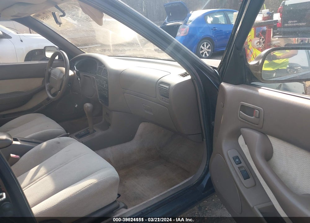 1995 TOYOTA CAMRY LE VIN: JT2SK12E0S0328015