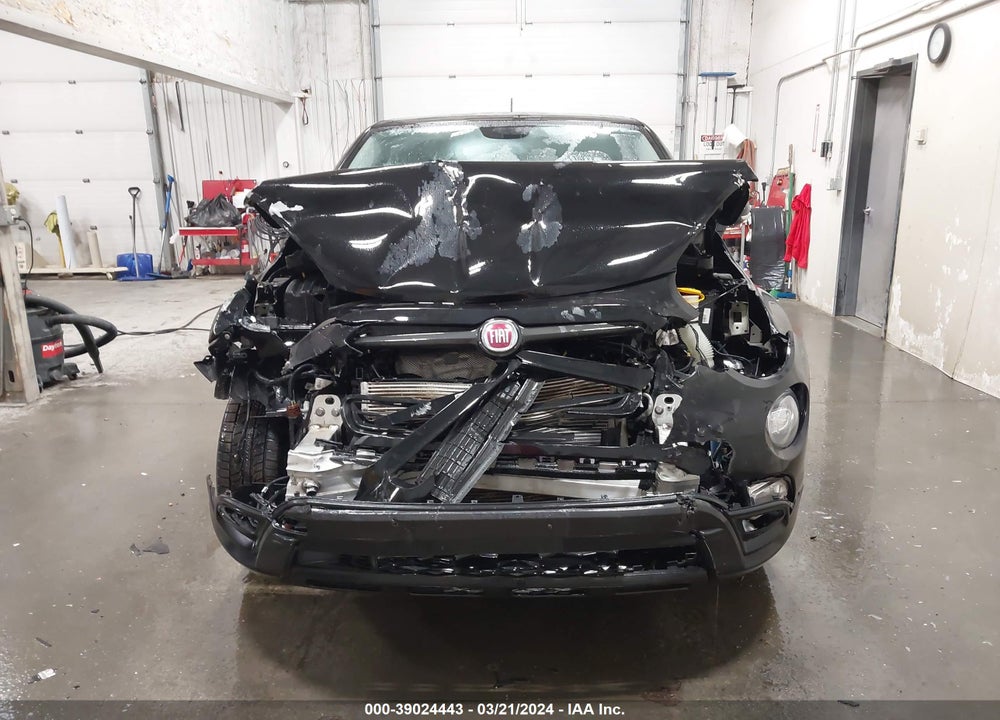 2018 FIAT 500X VIN: ZFBCFYCB5JP688743