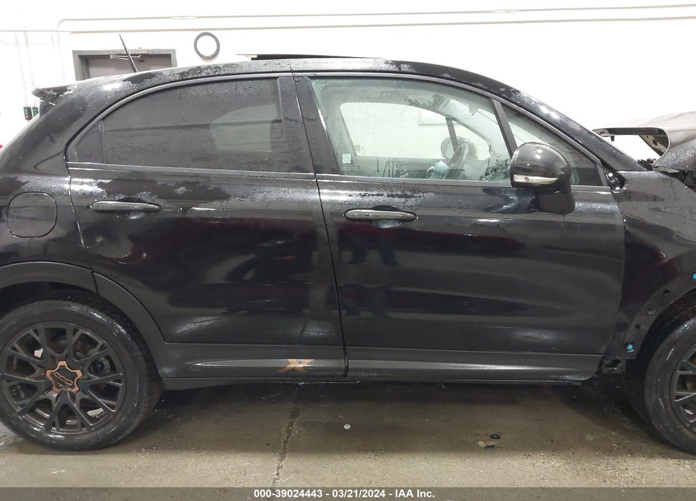 2018 FIAT 500X VIN: ZFBCFYCB5JP688743