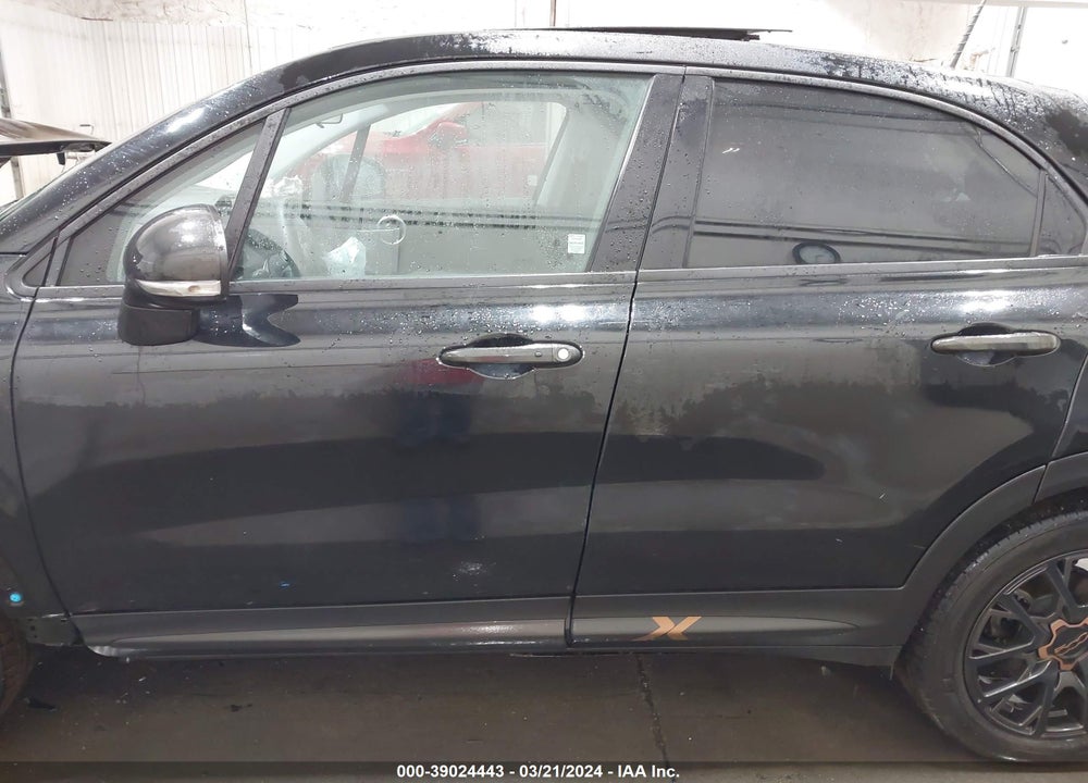 2018 FIAT 500X VIN: ZFBCFYCB5JP688743