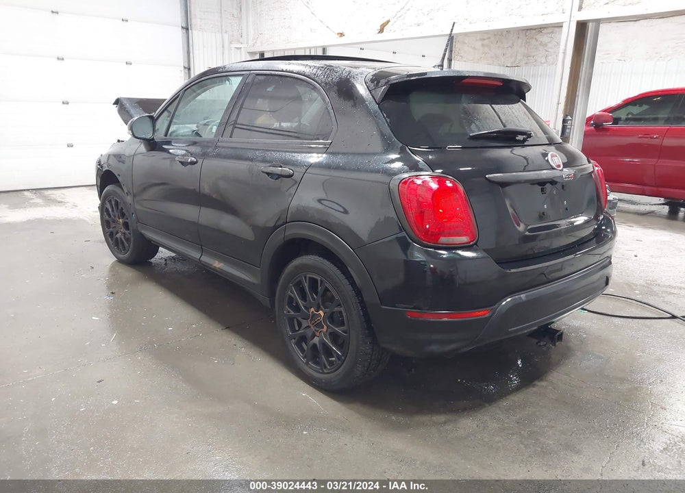 2018 FIAT 500X VIN: ZFBCFYCB5JP688743