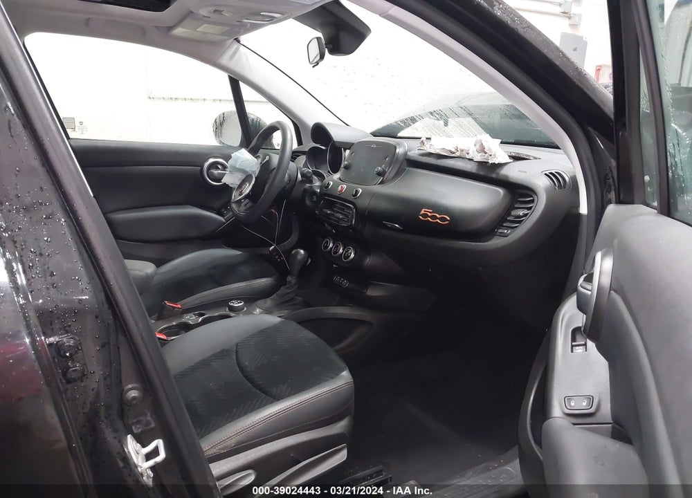 2018 FIAT 500X VIN: ZFBCFYCB5JP688743
