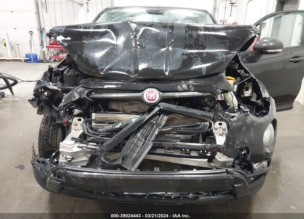 2018 FIAT 500X VIN: ZFBCFYCB5JP688743