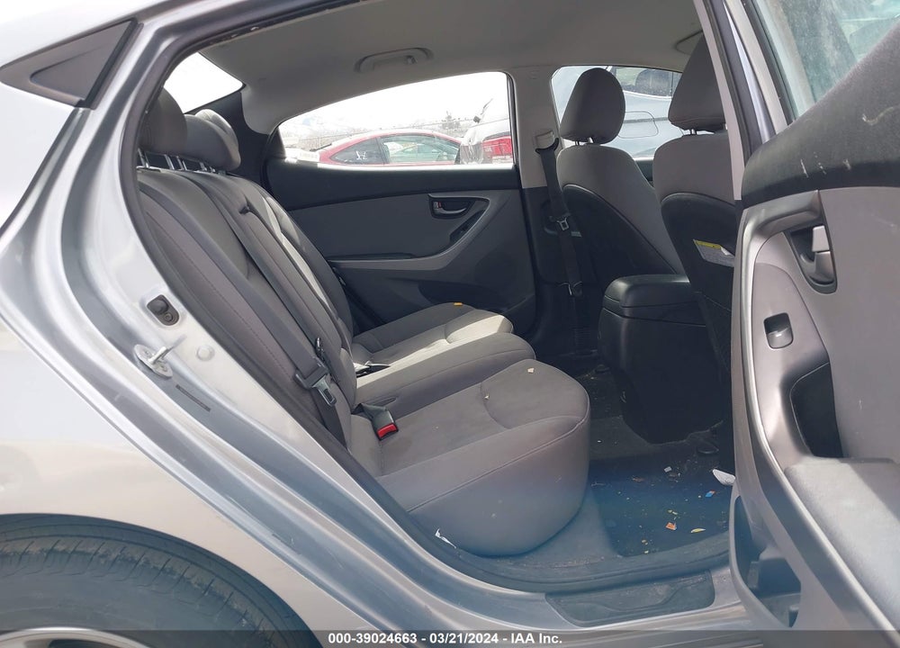 2015 HYUNDAI ELANTRA SE VIN: 5NPDH4AE1FH545454