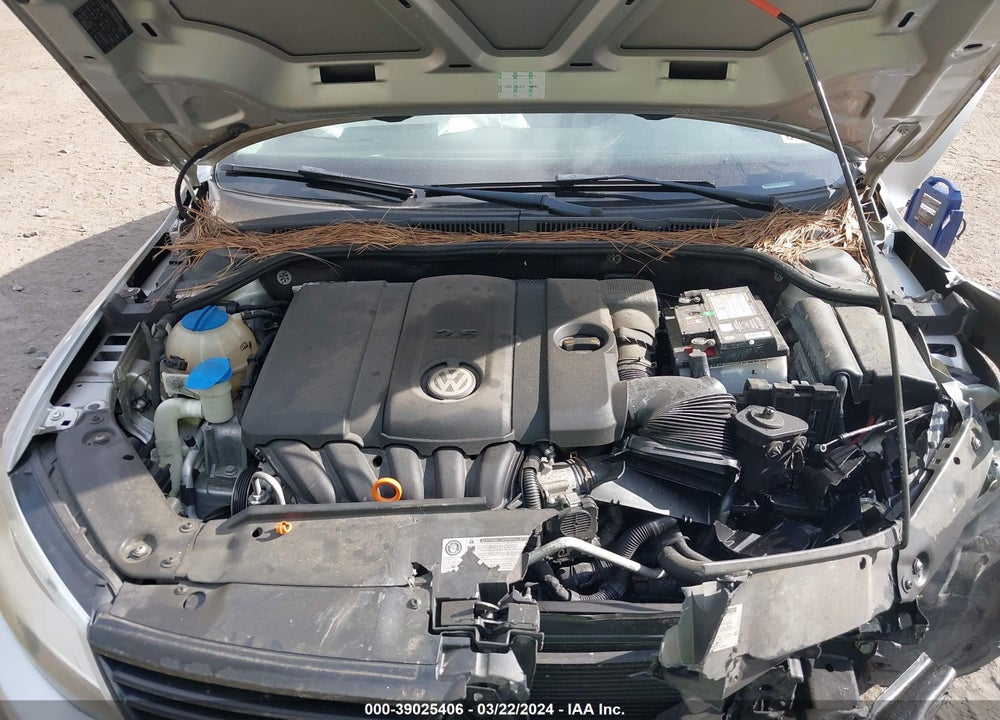 2011 VOLKSWAGEN JETTA 2.5L SE VIN: 3VWDZ7AJ1BM363931