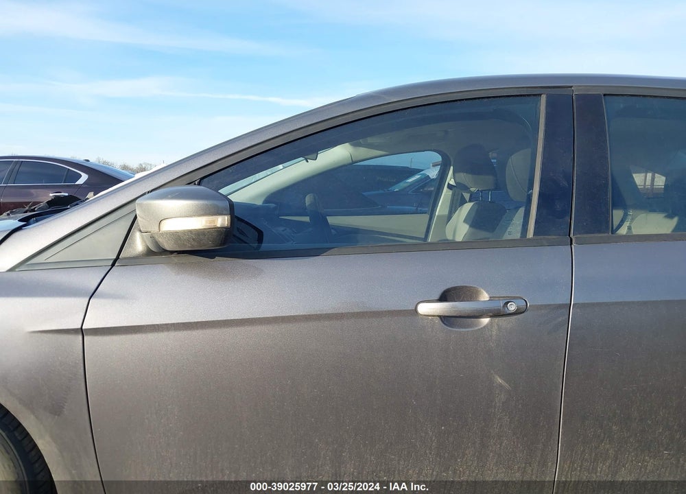 2014 FORD FOCUS SE VIN: 1FADP3F24EL201192