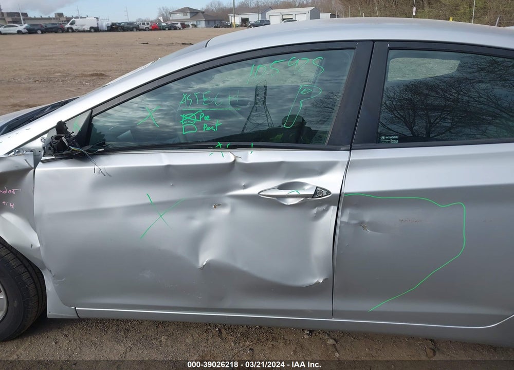 2014 HYUNDAI ELANTRA SE VIN: 5NPDH4AE9EH522616