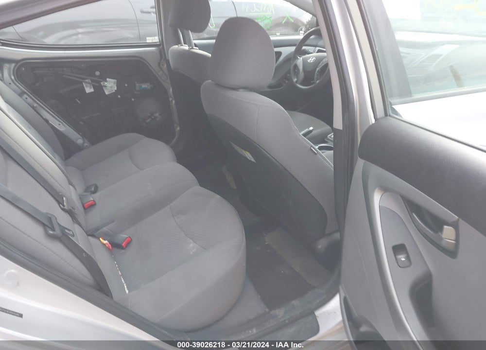 2014 HYUNDAI ELANTRA SE VIN: 5NPDH4AE9EH522616