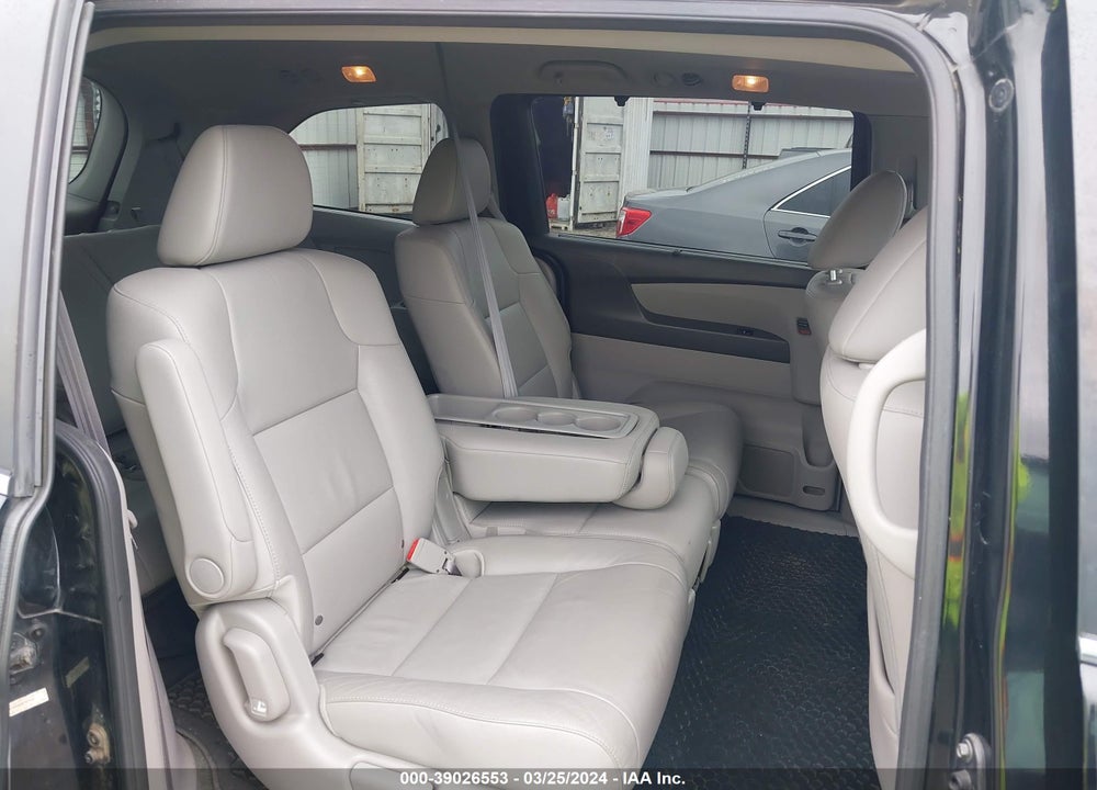 2016 HONDA ODYSSEY EX-L VIN: 5FNRL5H60GB167832