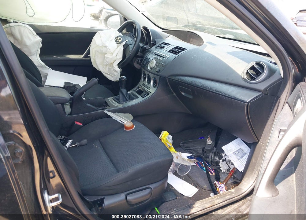 2010 MAZDA 3 I SPORT VIN: JM1BL1SF1A1263083