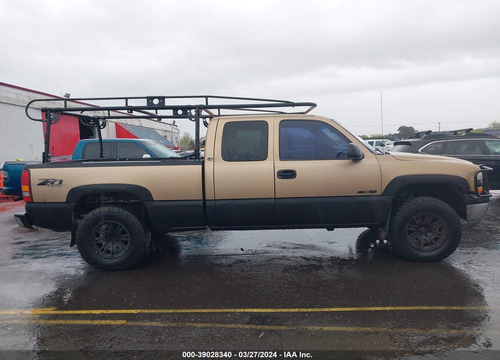 2000 CHEVROLET SILVERADO 1500 LS/LT VIN: 1GCEK19T3YE269109