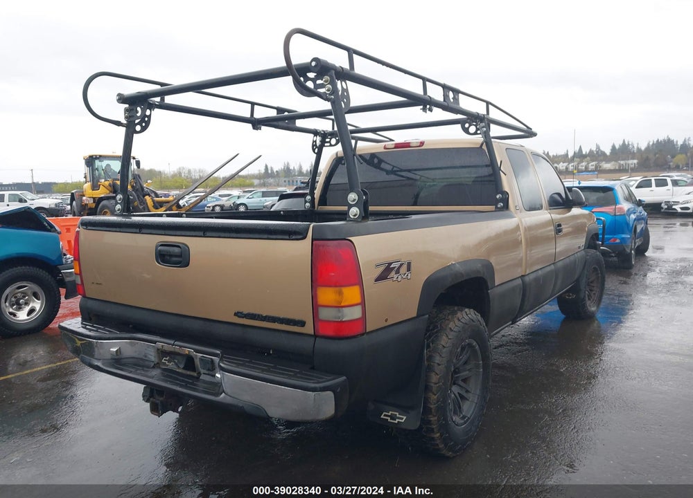 2000 CHEVROLET SILVERADO 1500 LS/LT VIN: 1GCEK19T3YE269109