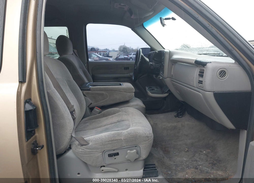 2000 CHEVROLET SILVERADO 1500 LS/LT VIN: 1GCEK19T3YE269109