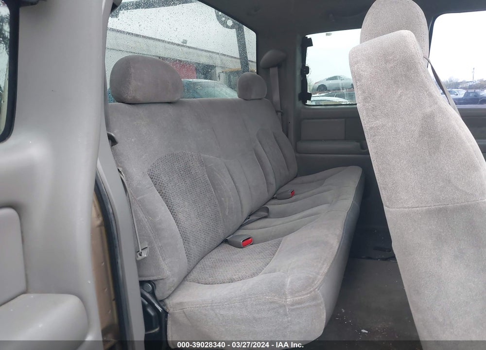 2000 CHEVROLET SILVERADO 1500 LS/LT VIN: 1GCEK19T3YE269109
