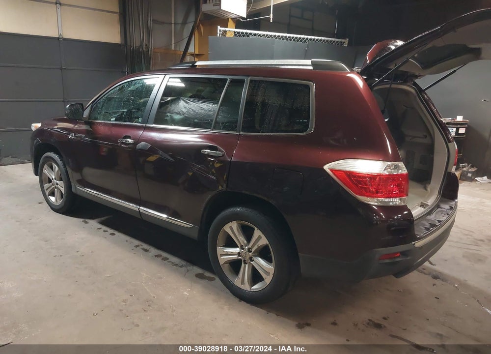 2011 TOYOTA HIGHLANDER LIMITED V6 VIN: 5TDDK3EH2BS059000