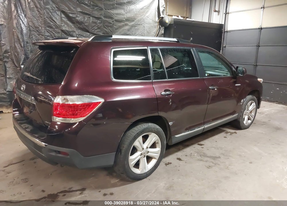 2011 TOYOTA HIGHLANDER LIMITED V6 VIN: 5TDDK3EH2BS059000