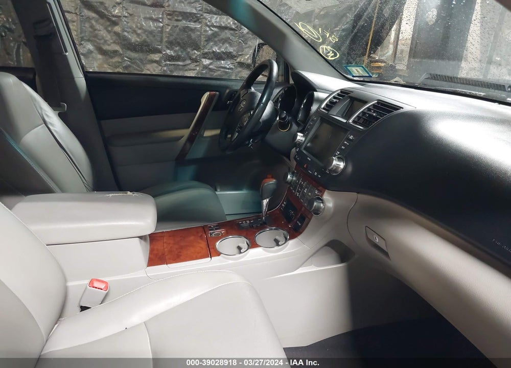 2011 TOYOTA HIGHLANDER LIMITED V6 VIN: 5TDDK3EH2BS059000