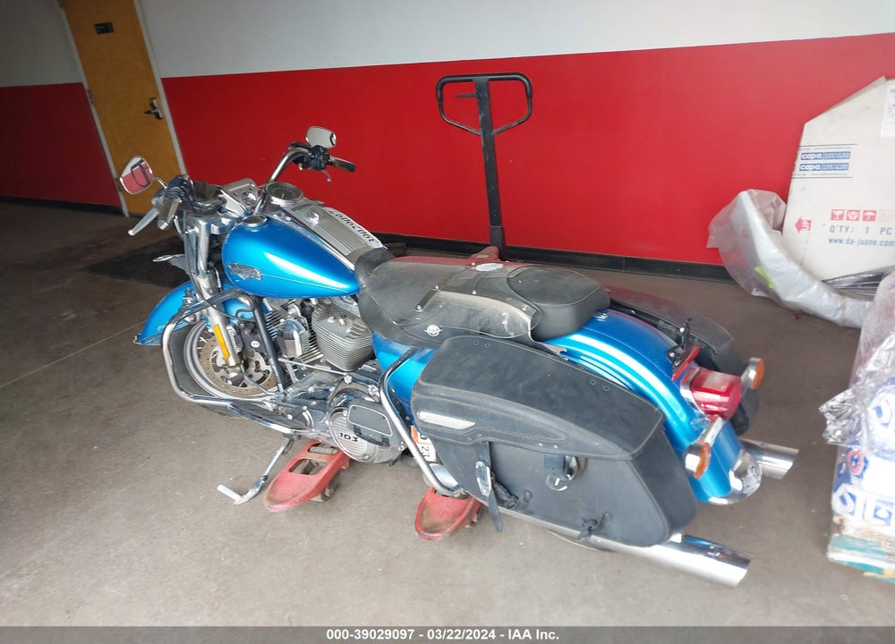 2011 HARLEY-DAVIDSON FLHRC VIN: 1HD1FRM38BB670946