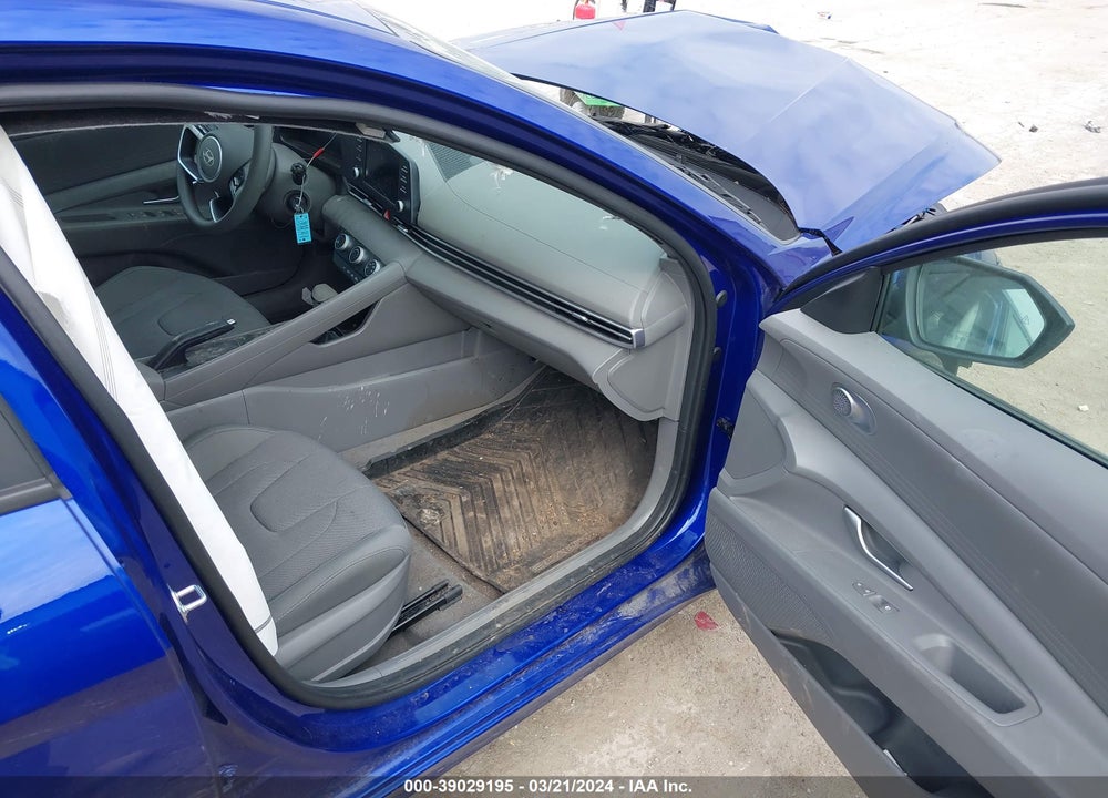 2024 HYUNDAI ELANTRA SE VIN: KMHLL4DG6RU647197