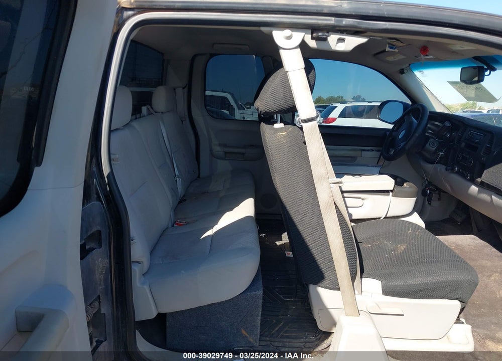2010 CHEVROLET SILVERADO 1500 LT VIN: 1GCSCSE05AZ217464
