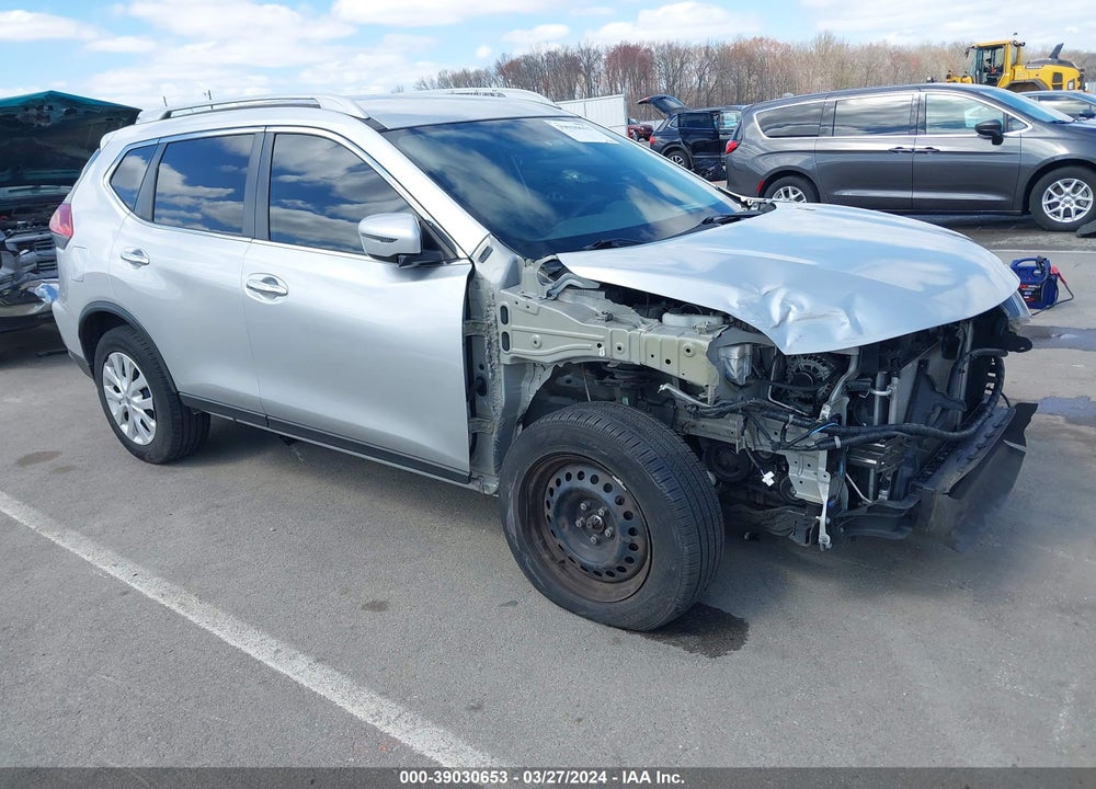 2017 NISSAN ROGUE S VIN: 5N1AT2MV4HC813019