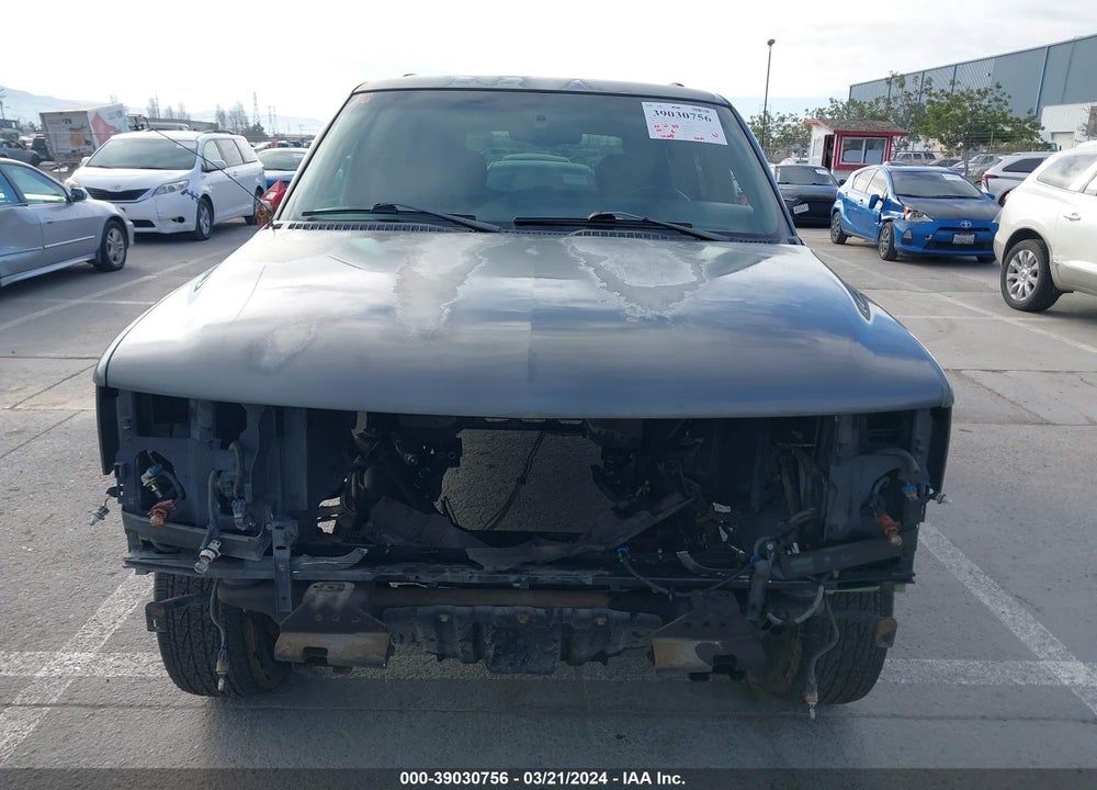 2002 CHEVROLET TAHOE LS VIN: 1GNEC13V82J237138
