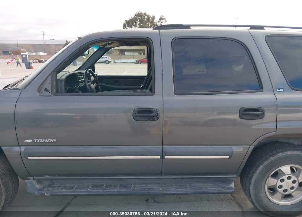 2002 CHEVROLET TAHOE LS VIN: 1GNEC13V82J237138