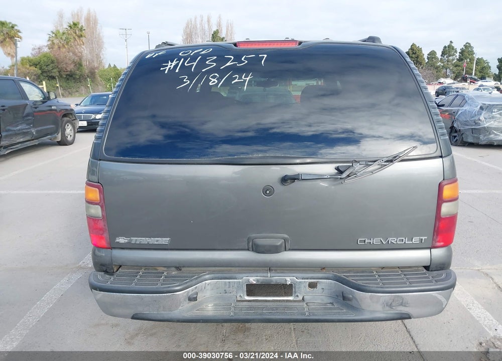 2002 CHEVROLET TAHOE LS VIN: 1GNEC13V82J237138