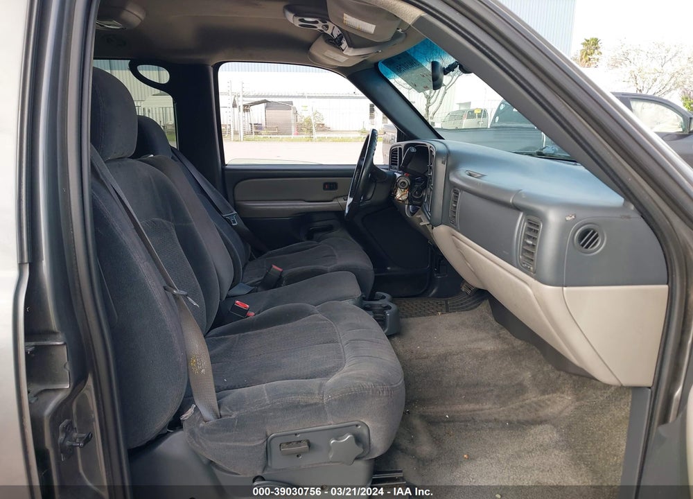 2002 CHEVROLET TAHOE LS VIN: 1GNEC13V82J237138