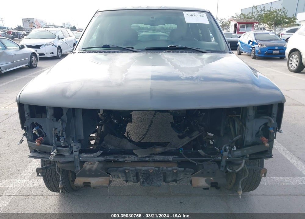 2002 CHEVROLET TAHOE LS VIN: 1GNEC13V82J237138