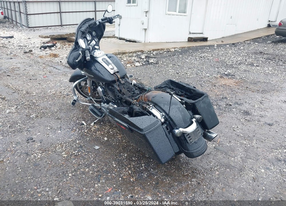 2013 HARLEY-DAVIDSON FLHX STREET GLIDE VIN: 1HD1KBM17DB658159