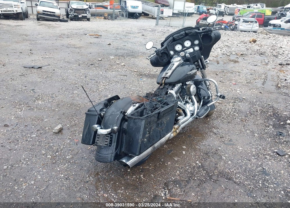 2013 HARLEY-DAVIDSON FLHX STREET GLIDE VIN: 1HD1KBM17DB658159