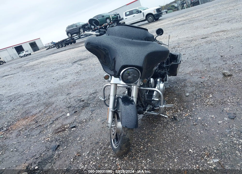 2013 HARLEY-DAVIDSON FLHX STREET GLIDE VIN: 1HD1KBM17DB658159