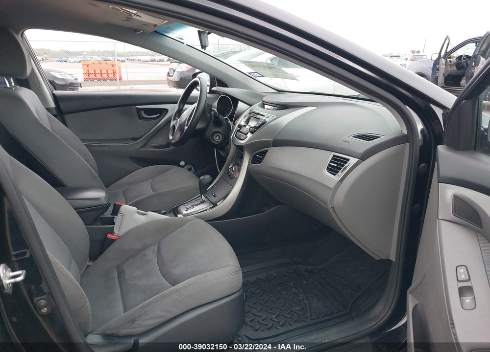 2013 HYUNDAI ELANTRA GLS VIN: KMHDH4AE0DU677104
