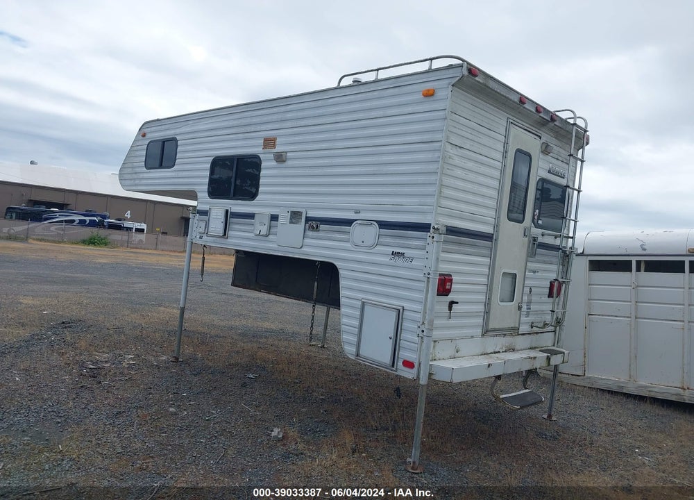 1994 LANCE R TRUCK CAMPER VIN: S42283RV