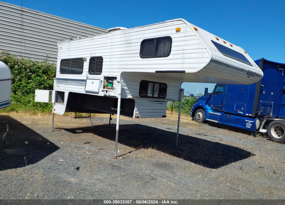 1994 LANCE R TRUCK CAMPER VIN: S42283RV